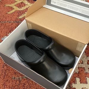 Black Dansko clogs, size 37